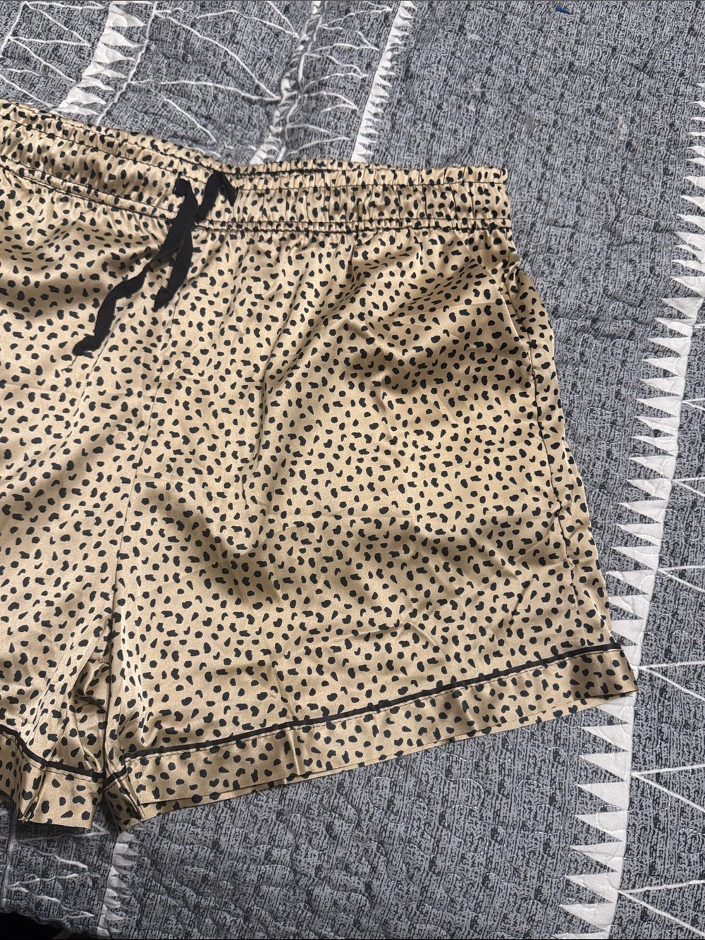 Women’s Pajama Shorts - Satin - Picture 4 of 5